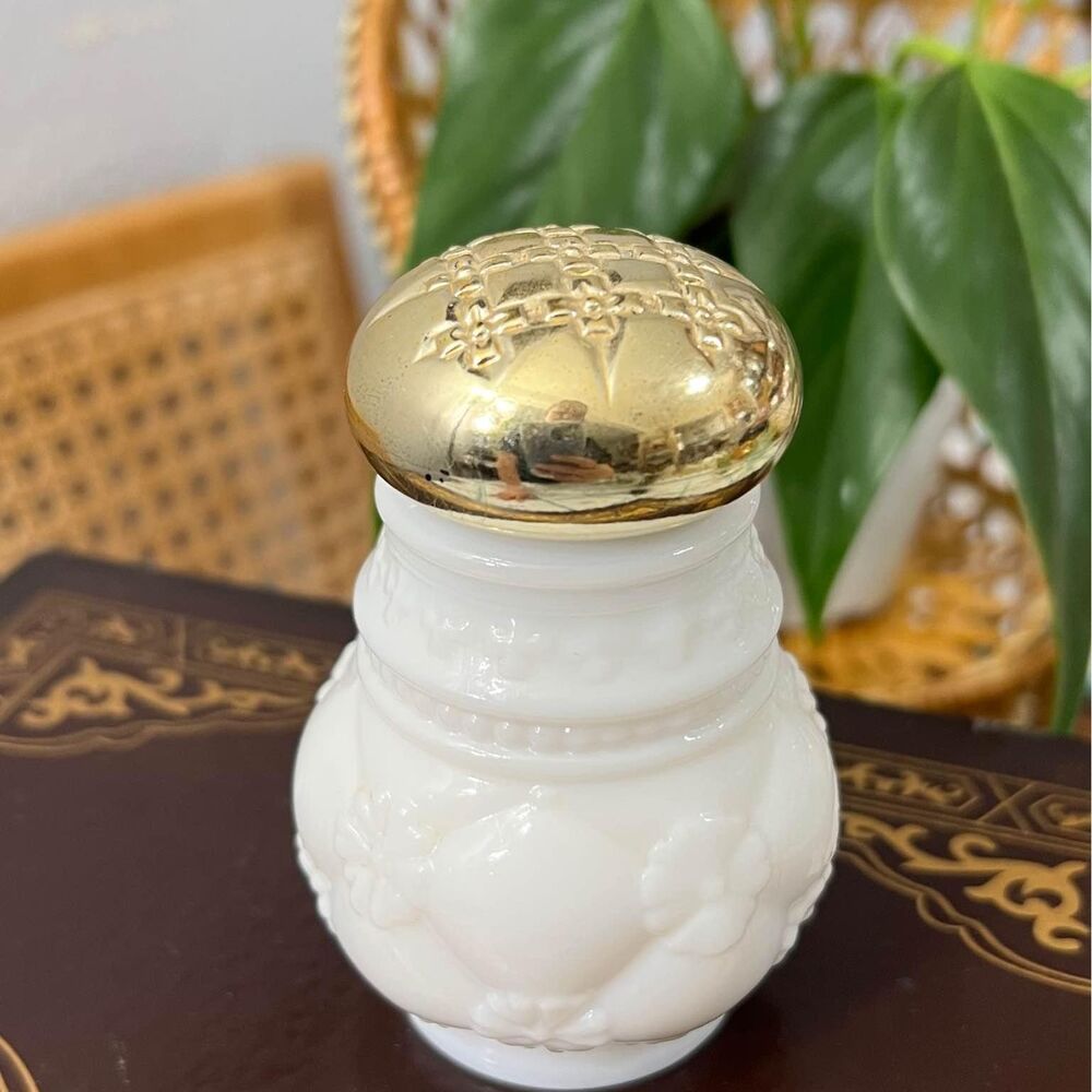 Milk Glass Shaker 1.25 oz. Vintage Avon, Moon wind Powder Sachet